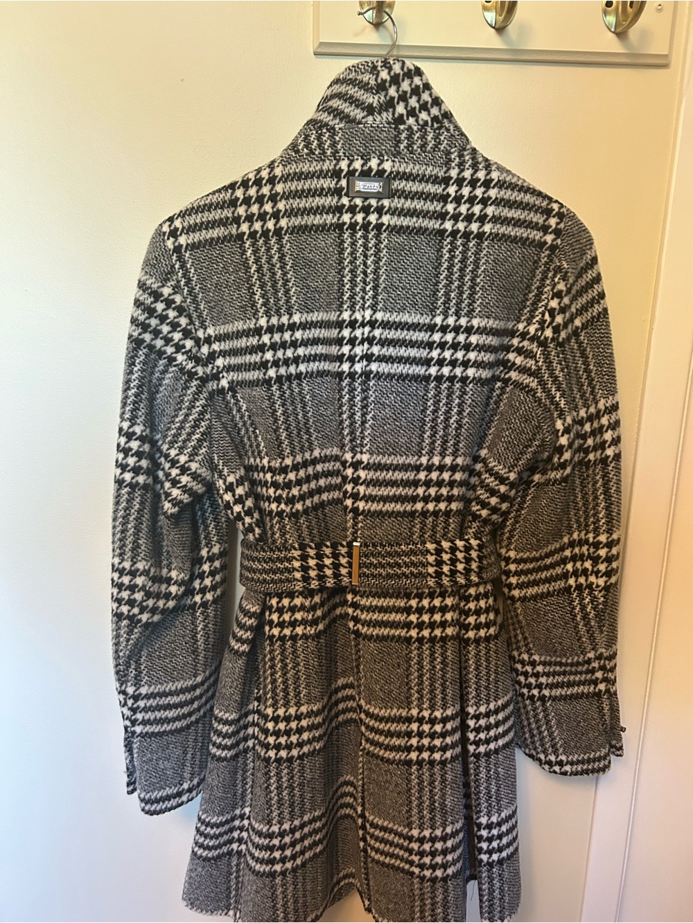 Calvin Klein Wool blend Black & White Plaid Belted Coat - Picture 5 of 6